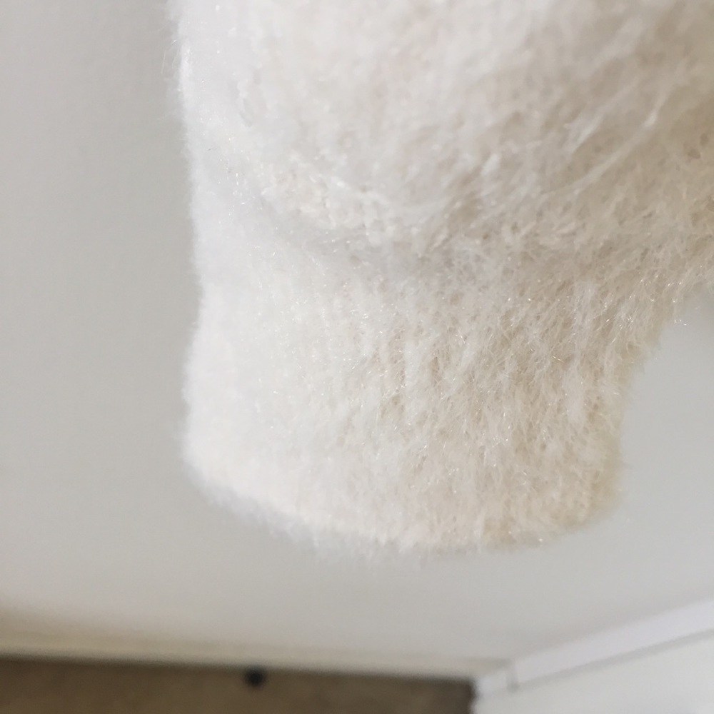 Fuzzy V-neck Sweater - Picture 5 of 6